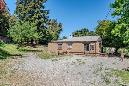 25561 University Court