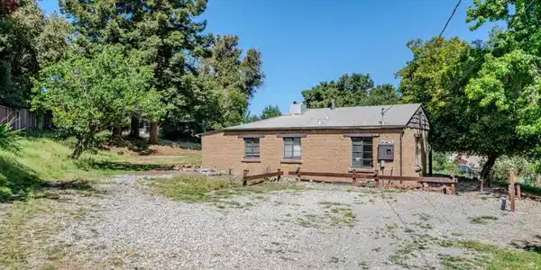 25561 University Court