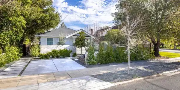 1111 Alma Street