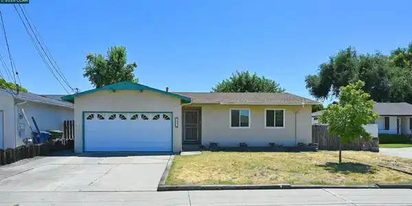 2457 Tanager Ct