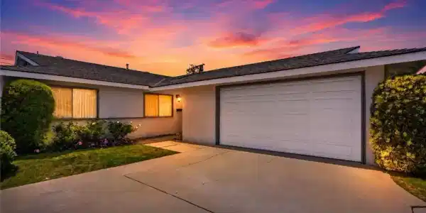 2113 Amelia Avenue