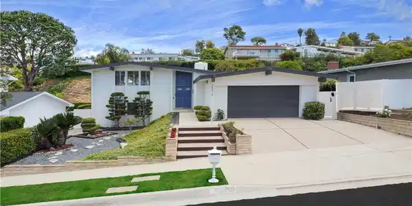 28518 Cedarbluff