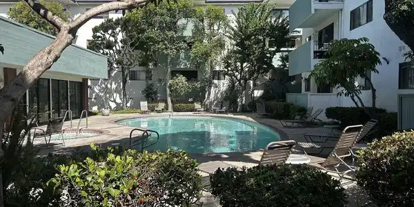 5000 S Centinela Avenue