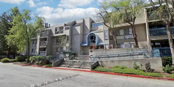 35 W 20th Avenue