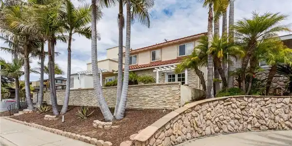 4071 Riviera Drive