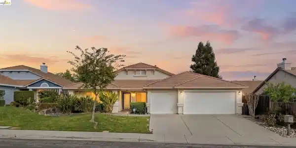 5204 Chinook Ct