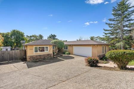 14832 Mossy Oak Place