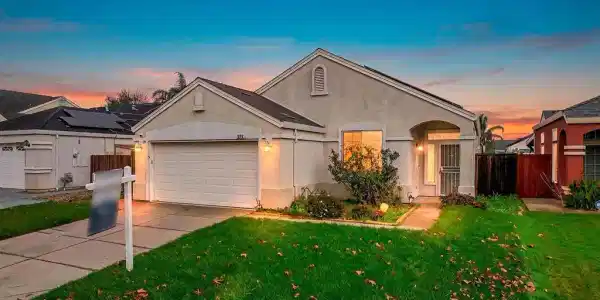 686 Anderson Way