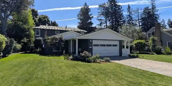 415 Oak Court
