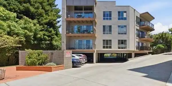 30 Mounds Road