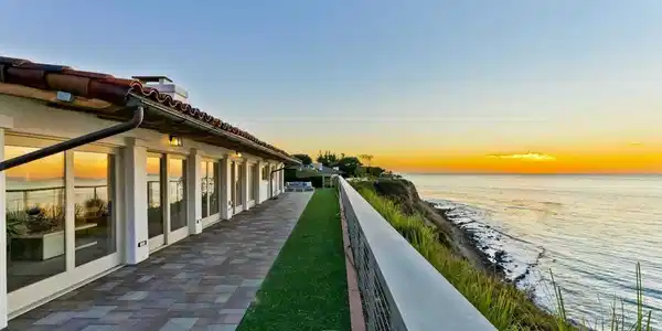 2101 Paseo Del Mar