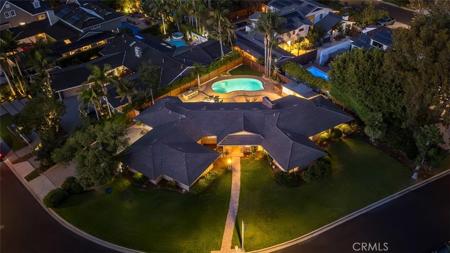 1430 La Perla Avenue