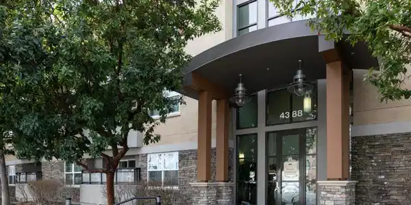 4388 El Camino Real