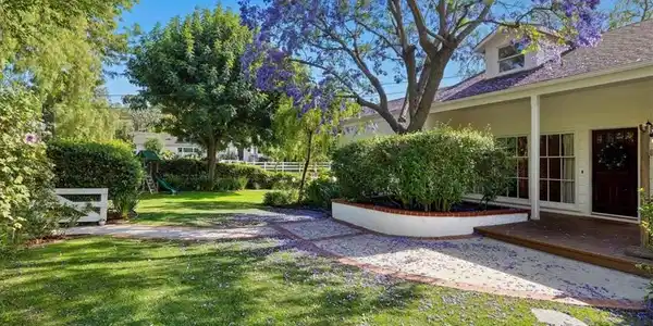 11 Dapplegray Lane