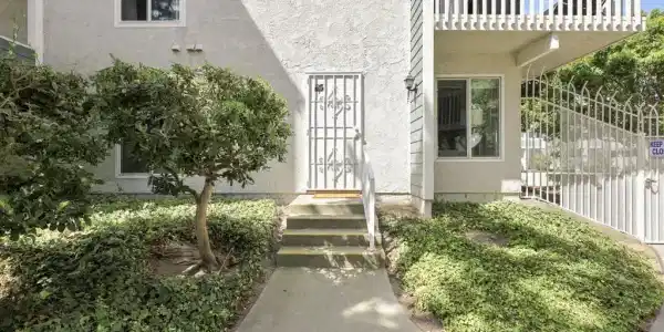 229 S Ventura Road