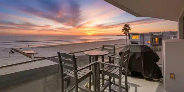 3786 Strandway