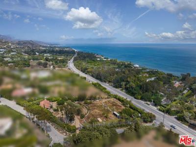 27950 Winding Way