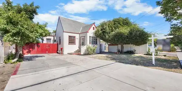 436 Grove Way