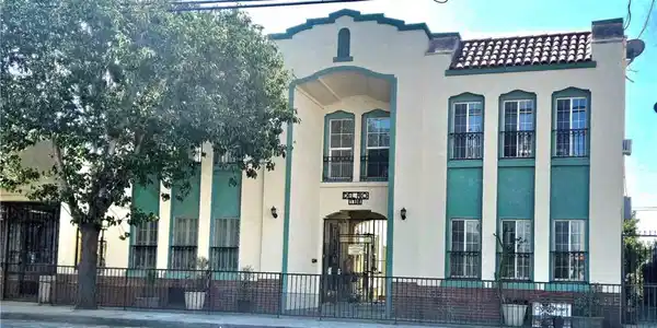 1738 E 4th