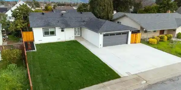 4637 Stratford Ave