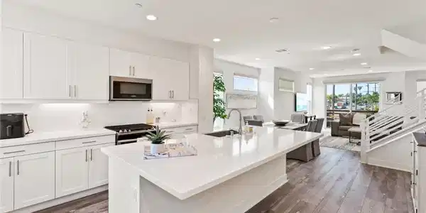 697 W 17th