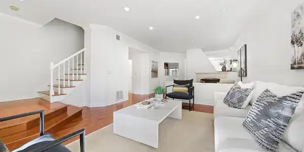 994 La Mesa Terrace