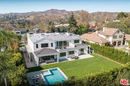1072 Amalfi Drive