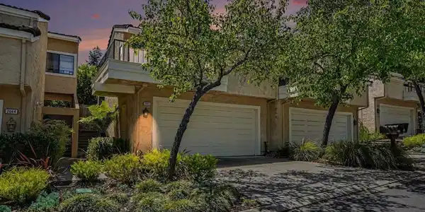2042 Lost Lake Pl