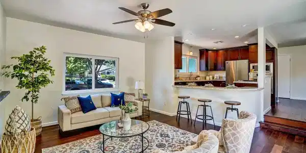 1607 Lynwood Dr