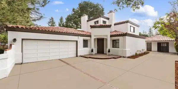 704 Catalina Way