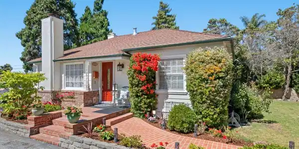 108 Burlingame Avenue