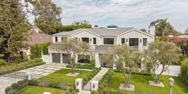 1072 Amalfi Drive