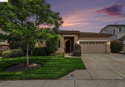 1112 Donatello Way