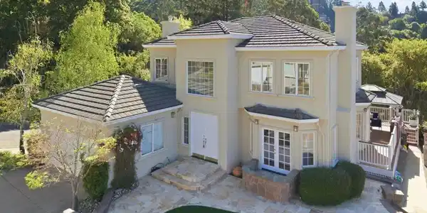 1 Bay Forest Pl