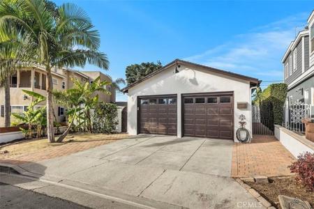 228 W Mariposa