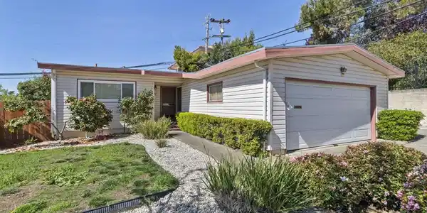 507 Los Cerritos Dr