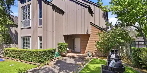2941 Belmont Woods Way