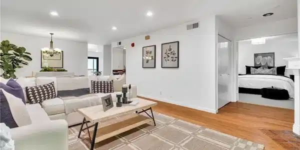 935 Main