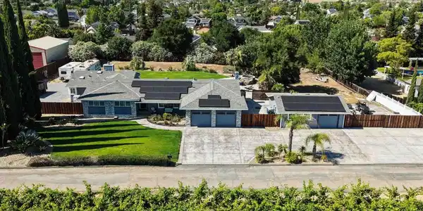147 Loren Ln