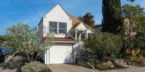 1013 Stannage Ave