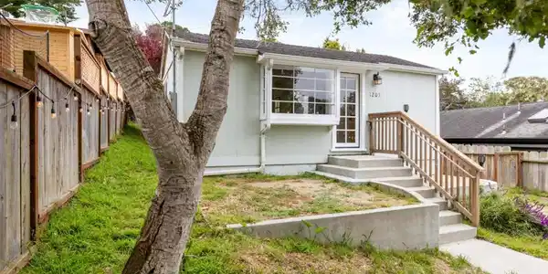 1203 Lincoln Avenue
