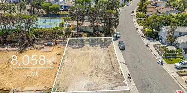 17239 Avenida De La Herradura
