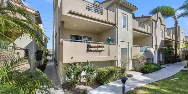 4003 W 165th Street