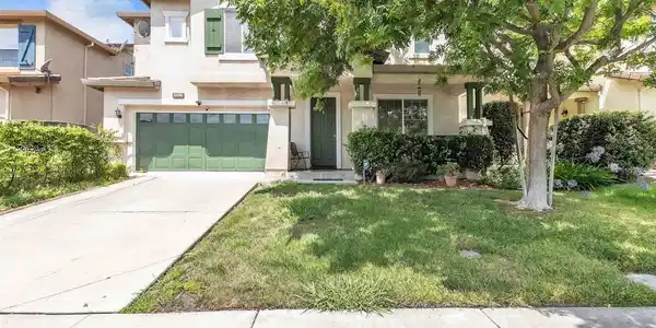 2076 Catalpa Way
