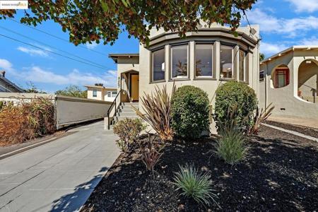 4267 Montgomery Street