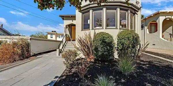 4267 Montgomery Street