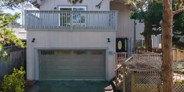 1129 Acacia Street