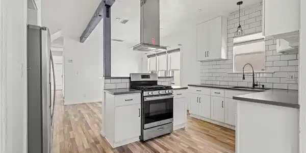 757 N Loma Vista