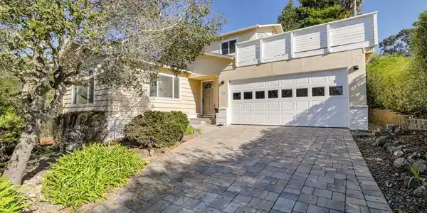 836 Seacliff Drive