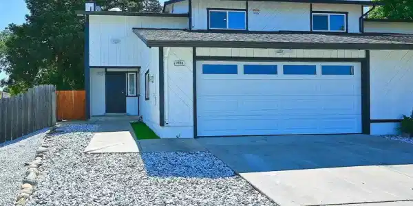 2725 Countrywood Dr